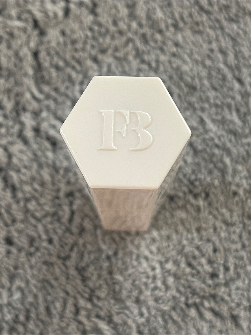 Fenty Beauty Portable Contour & Concealer Brush 150 - Picture 5 of 5
